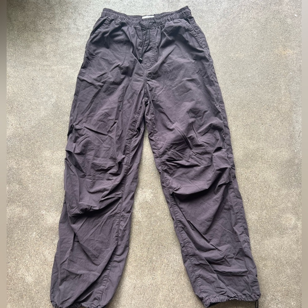 Super cute parachute pant kinda vibe